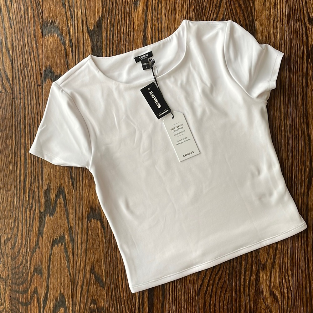 Express Body Contour Cropped Tee NWT
